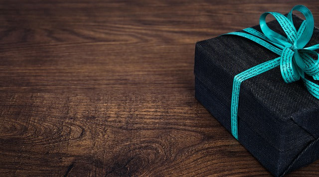 7 Personalized Bird Gifts That Will Make Any Bird Lover's Heart Sing
